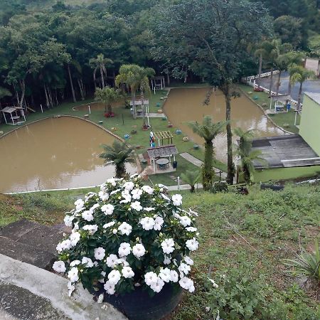 Pesqueiro Restaurante E Pousada Pingo De Ouro Piedade  Εξωτερικό φωτογραφία